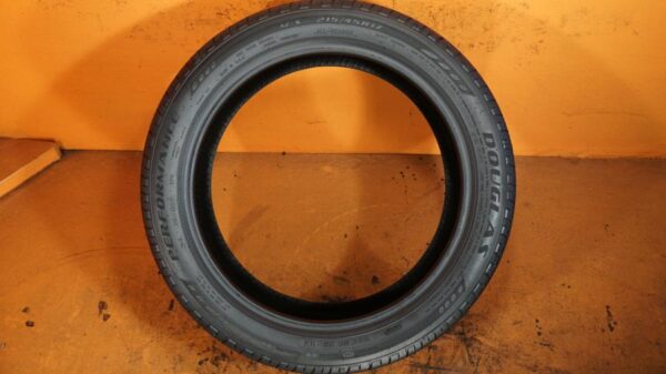 2 used tires 215/45/17 DOUGLAS - Image 6