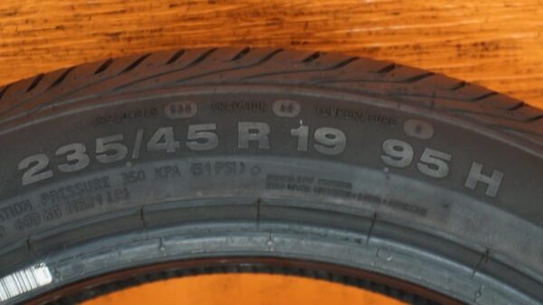 2 used tires 235/45/19 CONTINENTAL - Image 7