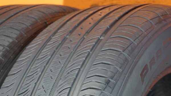 2 used tires 225/60/18 CONTINENTAL - Image 3