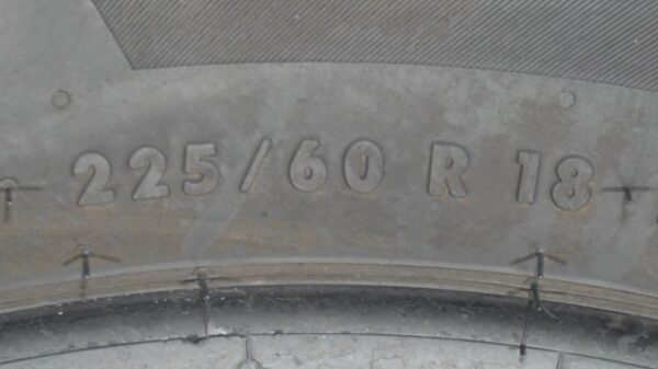 2 used tires 225/60/18 CONTINENTAL - Image 7