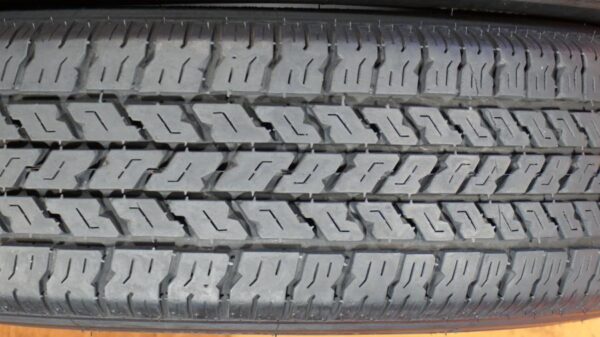 2 used tires 215/75/15 COKER - Image 4