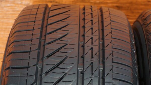 2 used tires 205/65/15 BRIDGESTONE - Image 3