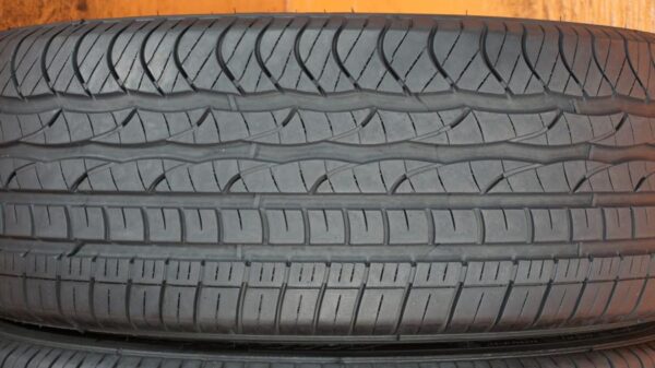 2 used tires 225/50/17 DOUGLAS - Image 4