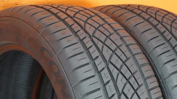 2 used tires 225/50/17 CONTINENTAL - Image 5