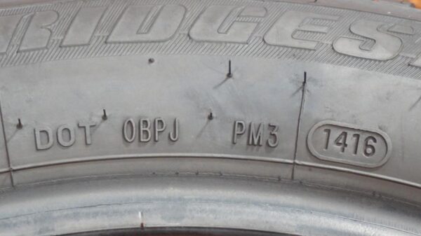 2 used tires 215/55/17 BRIDGESTONE - Image 8