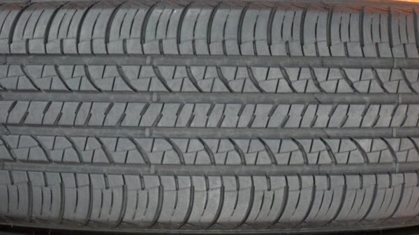 2 used tires 225/60/17 DOUGLAS - Image 4