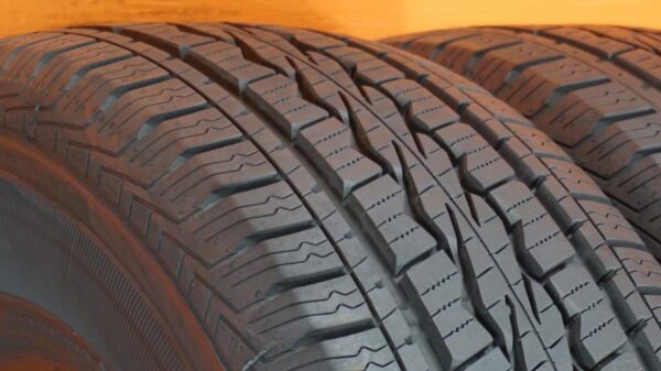 2 used tires 245/70/16 GENERAL - Image 5