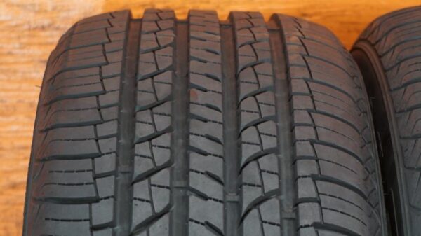 2 used tires 205/55/16 DOUGLAS - Image 3