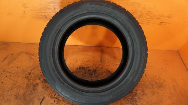 2 used tires 235/55/17 FALKEN - Image 6