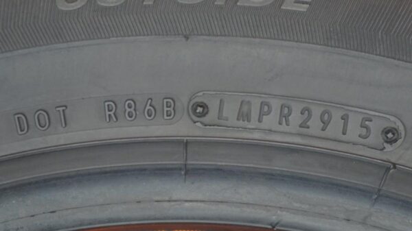 2 used tires 235/55/17 FALKEN - Image 8