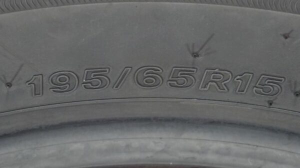 4 used tires 195/65/15 BRIDGESTONE - Image 7