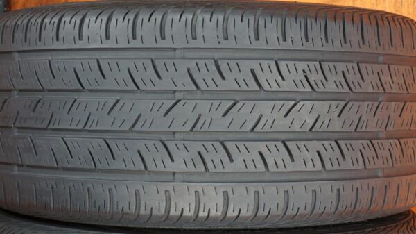 2 used tires 245/40/17 CONTINENTAL - Image 4