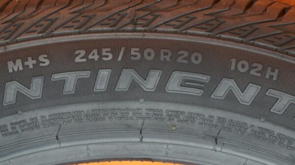 2 used tires 245/50/20 CONTINENTAL - Image 7