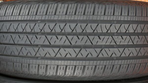 2 used tires 245/50/20 CONTINENTAL - Image 4