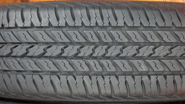 2 used tires 195/65/15 DOUGLAS - Image 4