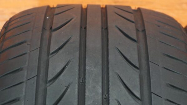 2 used tires 225/40/18 LANDSAIL - Image 5