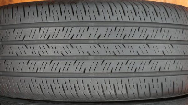 2 used tires 225/50/17 CONTINENTAL - Image 4