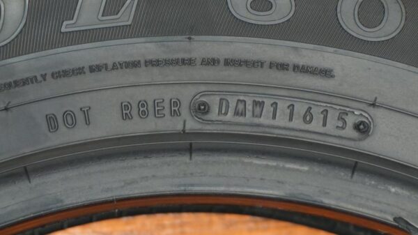 2 used tires 215/60/17 DORAL - Image 8