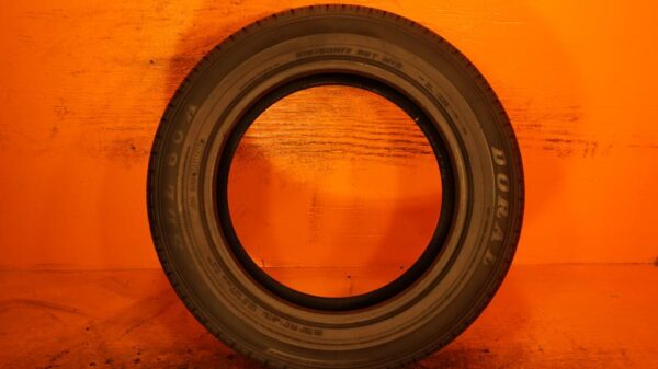 2 used tires 215/60/17 DORAL - Image 6