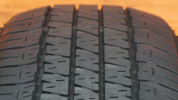 4 used tires 195/65/15 BRIDGESTONE - Image 5