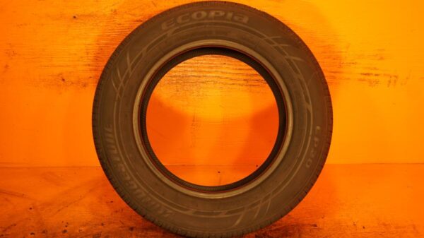 4 used tires 195/65/15 BRIDGESTONE - Image 6