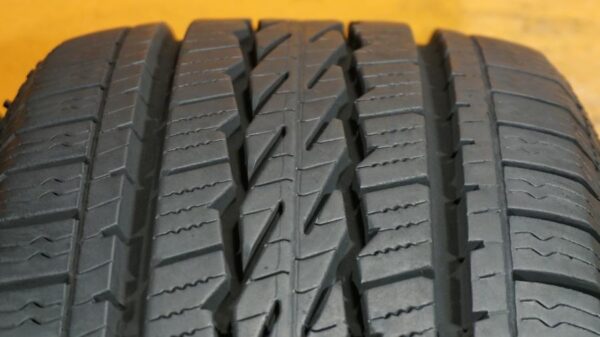 2 used tires 225/70/16 GENERAL - Image 5