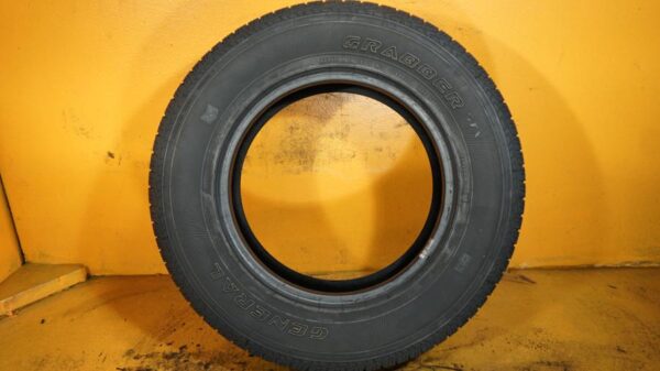 2 used tires 225/70/16 GENERAL - Image 6