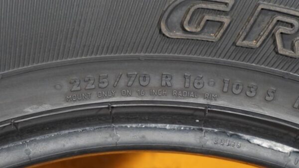 2 used tires 225/70/16 GENERAL - Image 7