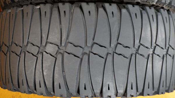 2 used tires LT 33/12.50/17 INTERCO - Image 4