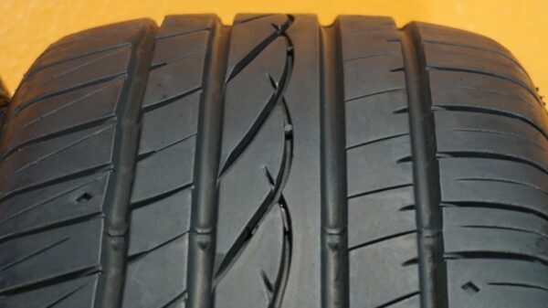 2 used tires 235/60/17 FALKEN - Image 3