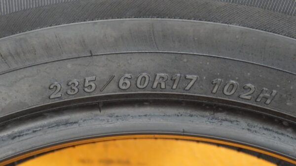 2 used tires 235/60/17 FALKEN - Image 7