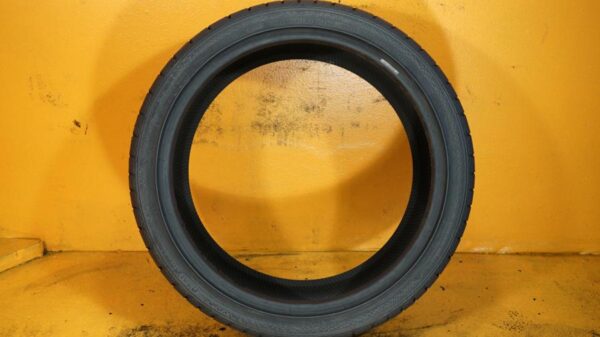 2 used tires 255/35/19 CONTINENTAL - Image 6