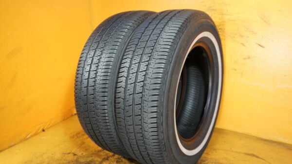 2 used tires 205/70/15 BRIDGESTONE - Image 2