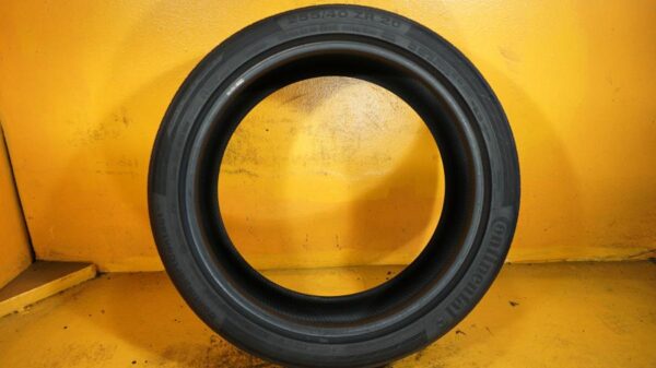 2 used tires 255/40/20 CONTINENTAL - Image 6