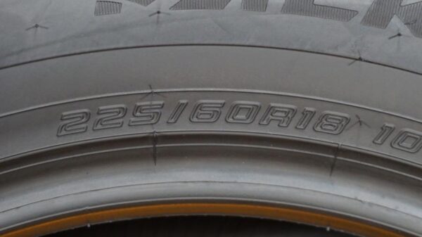 2 used tires 225/60/18 FALKEN - Image 7