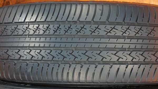 2 used tires 225/50/17 DOUGLAS - Image 4