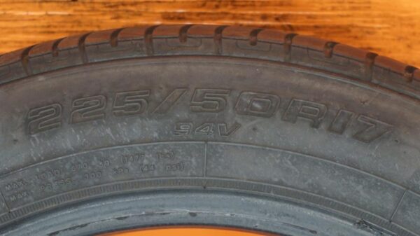 2 used tires 225/50/17 DOUGLAS - Image 7