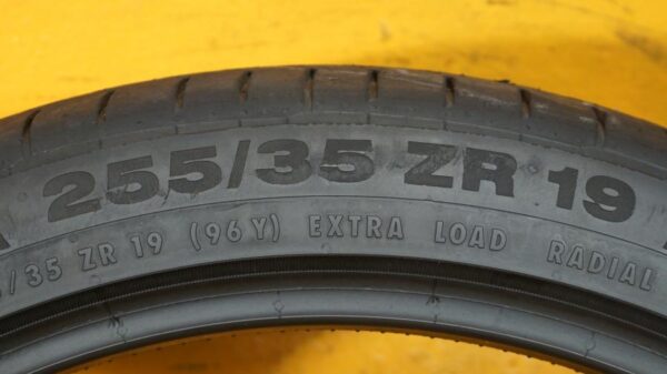 2 used tires 255/35/19 CONTINENTAL - Image 7