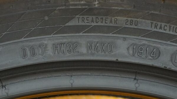 2 used tires 255/35/19 CONTINENTAL - Image 8