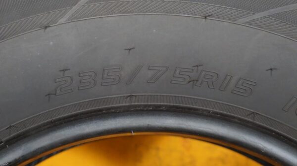 2 used tires 235/75/15 WESTLAKE - Image 7