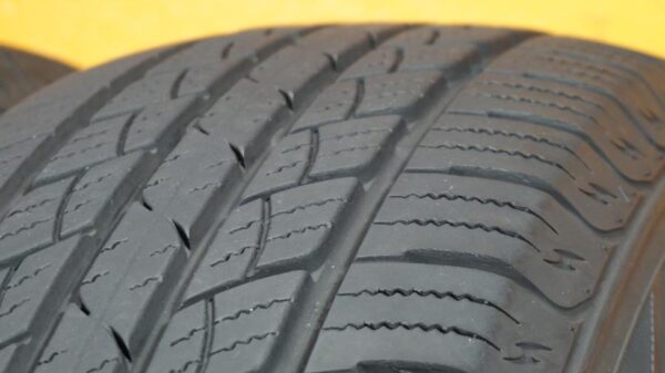 2 used tires 235/75/15 WESTLAKE - Image 3