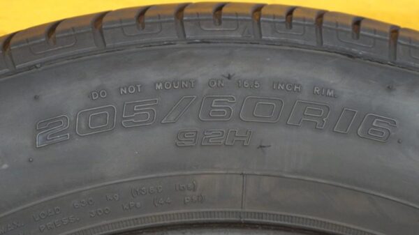 2 used tires 205/60/16 DOUGLAS - Image 7