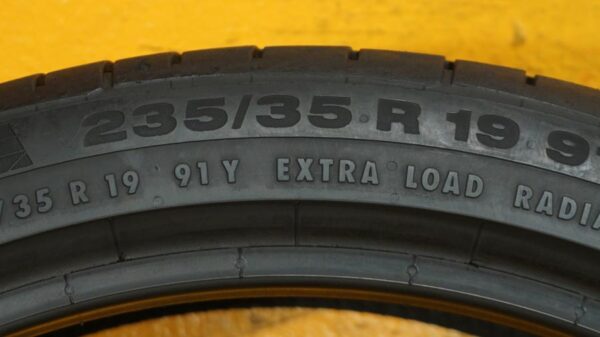 2 used tires 235/35/19 CONTINENTAL - Image 7