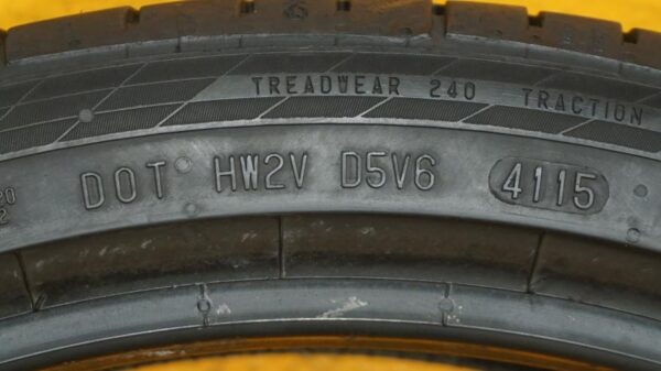 2 used tires 235/35/19 CONTINENTAL - Image 8