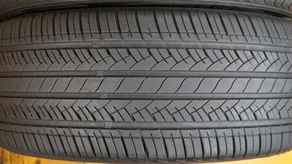 2 used tires 245/45/17 WESTLAKE - Image 4