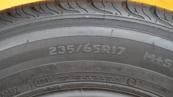 2 used tires 235/65/17 MESA - Image 7