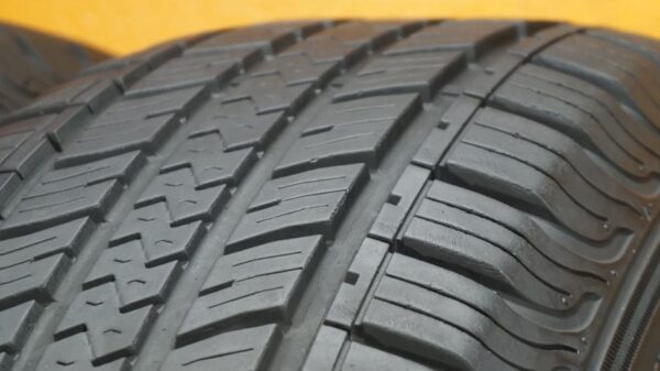 2 used tires 235/75/15 MESA - Image 3