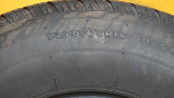 2 used tires 225/75/15 DAYTON - Image 8