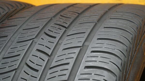 2 used tires 255/40/19 CONTINENTAL - Image 3