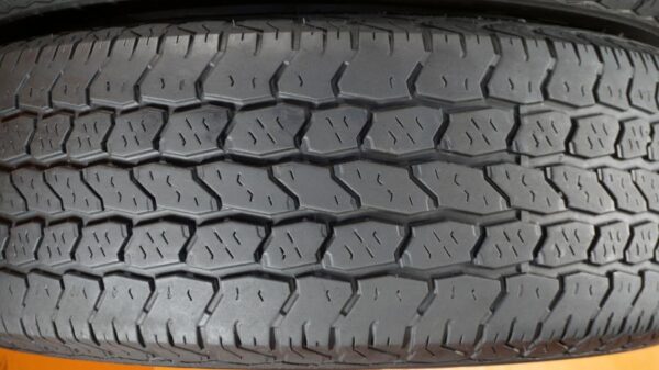 4 used tires LT 265/70/17 FUTURA - Image 4